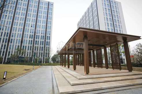 来伊份青年大厦